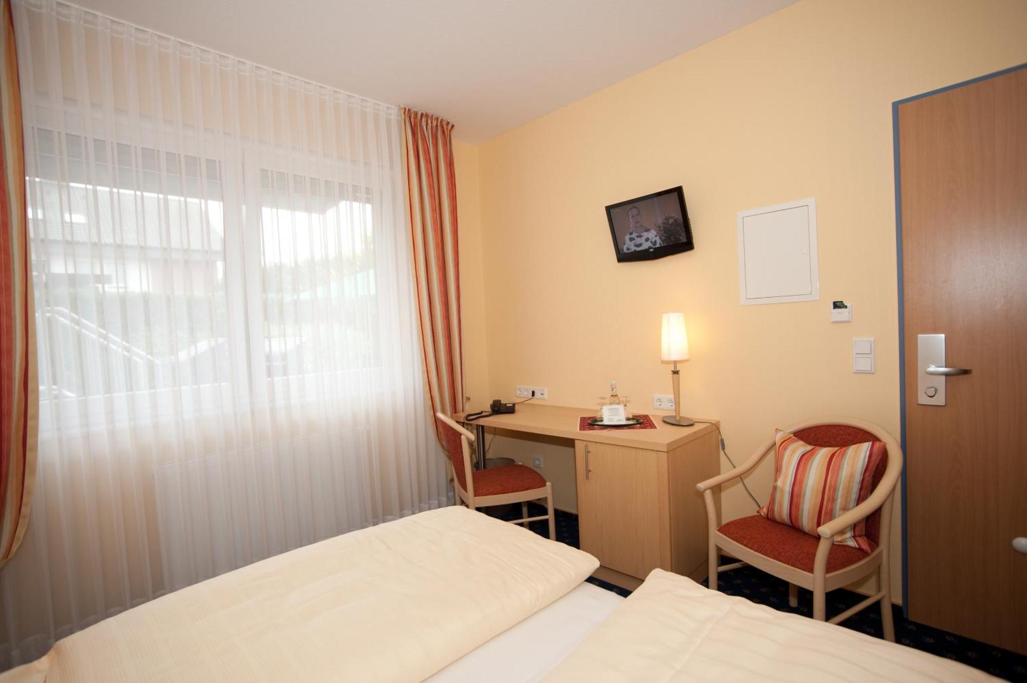 Akzent Hotel Hubertus Меле Екстериор снимка