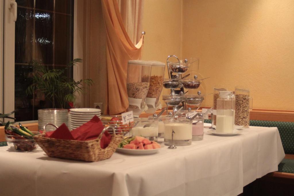 Akzent Hotel Hubertus Меле Екстериор снимка